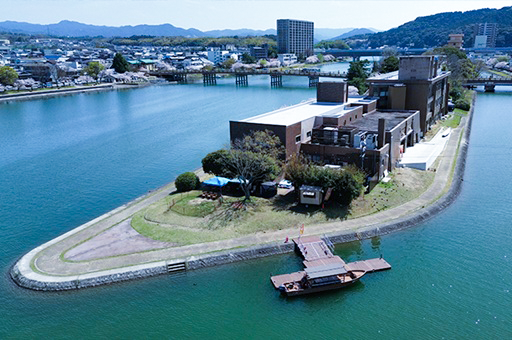 滋賀県青年会館 全景（空撮）